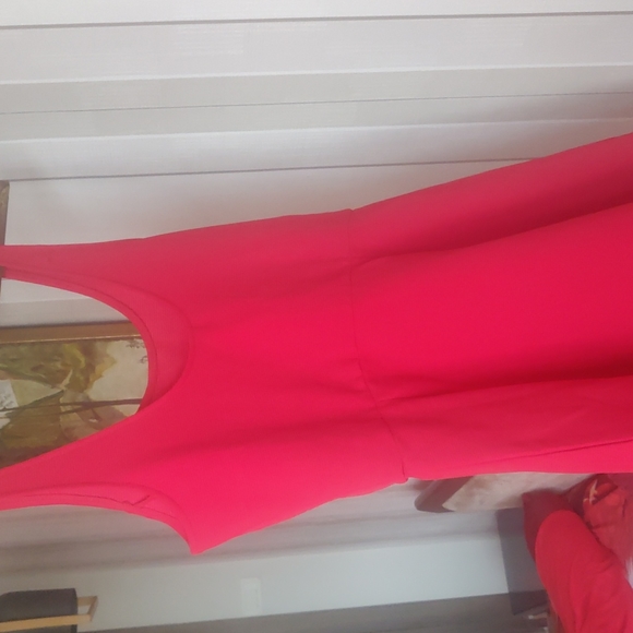 Little Red dress - Picture 3 of 3